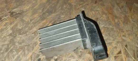 Volvo S70 V70 V70 XC Heater blower fan relay 9166694