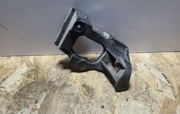 Audi A6 S6 C5 4B Fender mounting bracket 4B0853921B