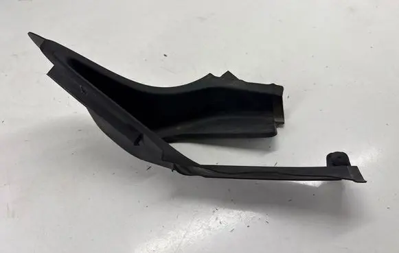 Tesla Model X Wiper trim 106460300B