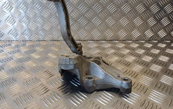 Skoda Octavia Mk2 (1Z) Gearbox mounting bracket 1K0199117AP