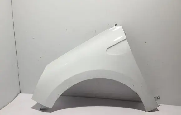 Renault Clio V Fender 631131140R