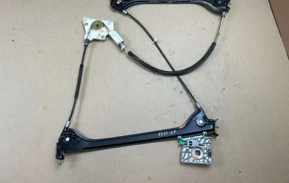 Mercedes-Benz SLK R171 Front door electric window regulator A1717200346