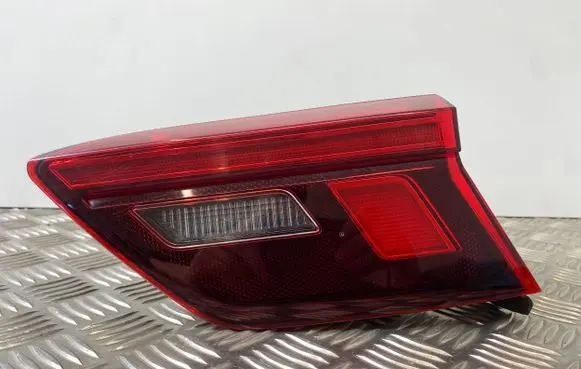 Volkswagen Tiguan Tailgate rear/tail lights 5NA945094F