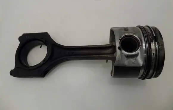 Mini One - Cooper Coupe R56 Piston with connecting rod 