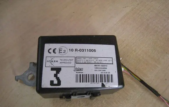 Toyota Auris E180 Door control unit/module 8974102210