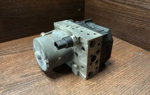 Mercedes-Benz Vito Viano W639 ABS Pump 0265950094 0265225209