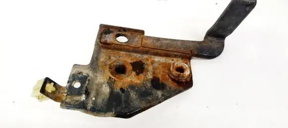 Toyota Verso Engine mount bracket