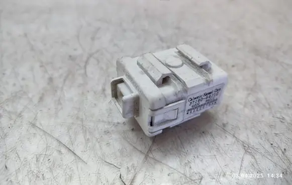 Suzuki Grand Vitara II Immobilizer control unit/module 3719064J10