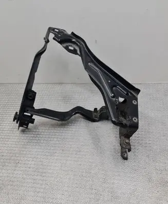 Mercedes-Benz C W204 Headlight/headlamp mounting bracket 204620594