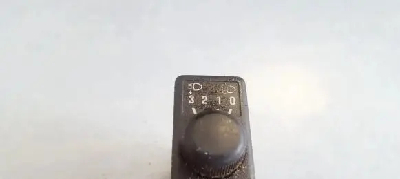 Nissan Primera Headlight level height control switch