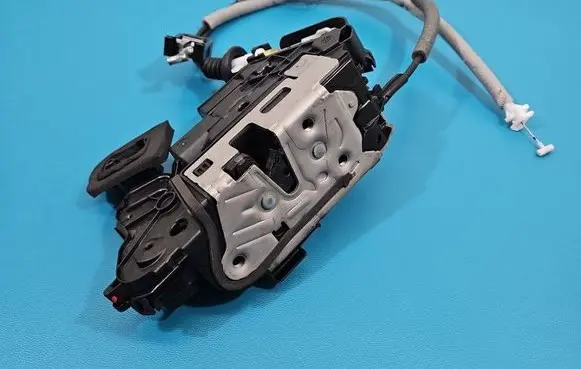 Skoda Superb B8 (3V) Front door lock 5TB837015D IMPRK1549172