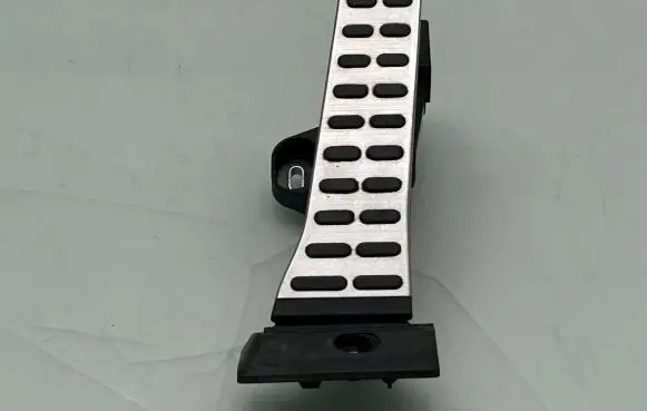 KIA Sorento Accelerator throttle pedal 32700C5130