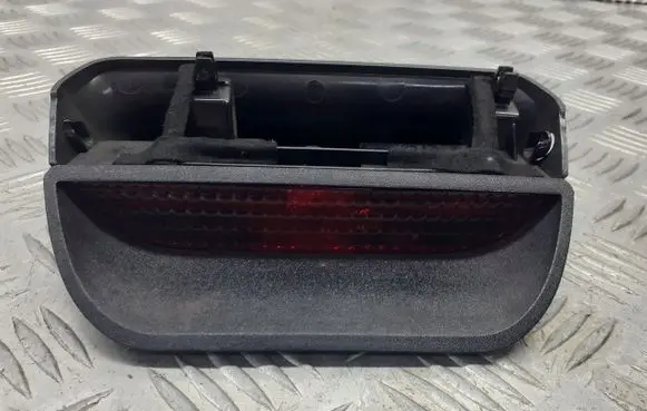 Dacia Sandero Third/center stoplight