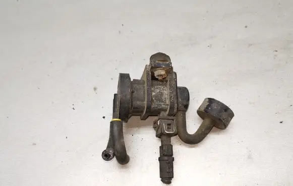Renault Laguna I Turbo solenoid valve 7700102839