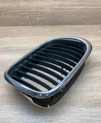 BMW 5 E39 Front bumper upper radiator grill 8159314 8159316