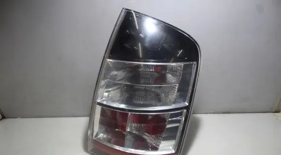 Toyota Prius (NHW20) Rear/tail lights