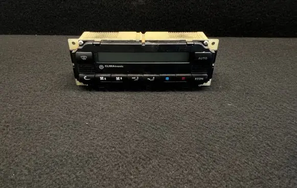 Volkswagen PASSAT B5.5 Climate control unit 3B1907044B