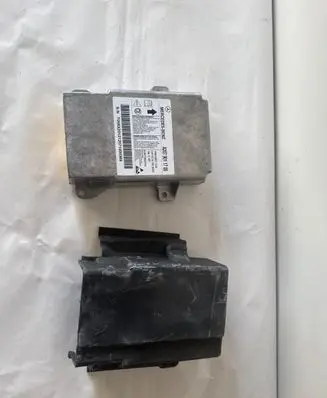 Mercedes-Benz C W204 Airbag control unit/module A2079011700 5WK43967
