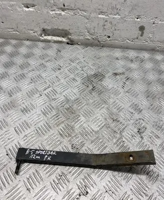Fender mounting bracket