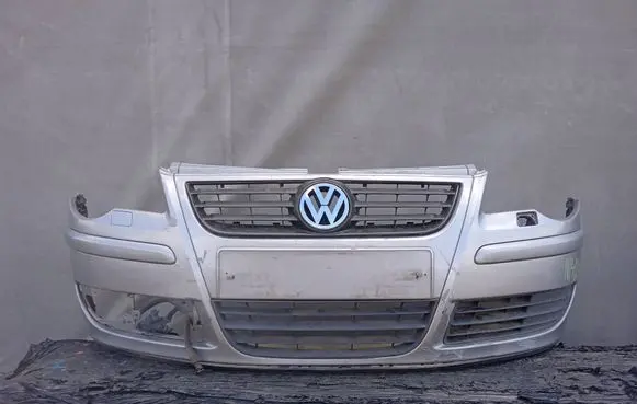 Volkswagen Polo IV 9N3 Front bumper 44A4