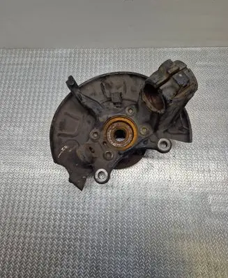 Volkswagen Touran I Front wheel hub spindle knuckle