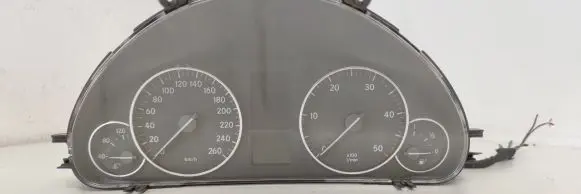 Mercedes-Benz C W203 Speedometer (instrument cluster) A2035409747 2035409747