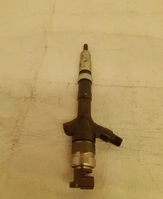 Toyota Corolla E140 E150 Fuel injector 236700G010 11H00163