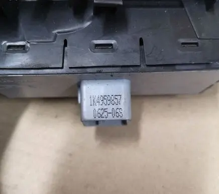 Seat Altea Electric window control switch 1K4959857