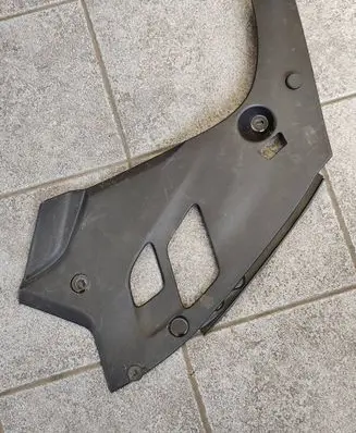 BMW 5 G30 G31 G38 Other engine bay part 51767349603 7349603