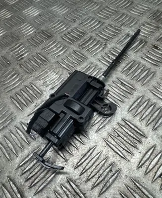 Renault Captur Fuel tank cap lock motor 8200312600D