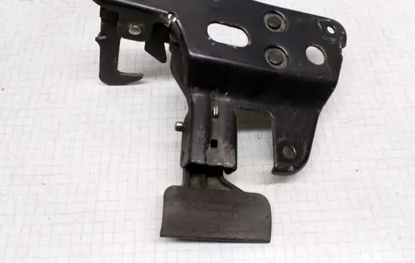 Audi A6 S6 C6 4F Engine bonnet (hood) release handle 4F0823480B