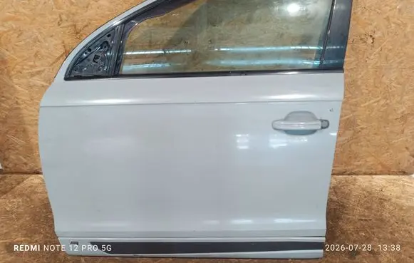 Audi Q7 4L Front door