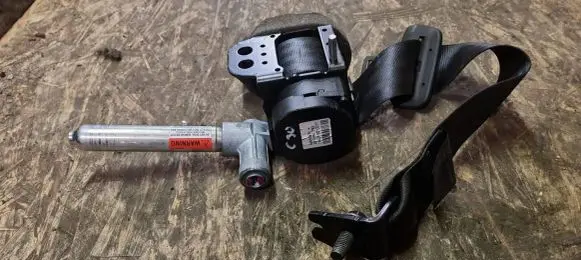 Volvo C30 Rear seatbelt 30642227