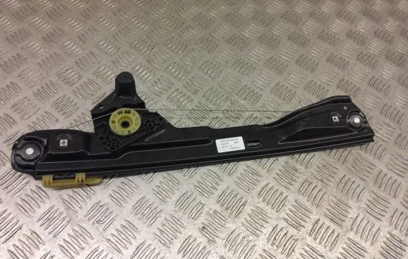 Ford Ecosport Rear window lifting mechanism without motor 51357291951