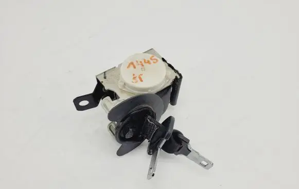 Peugeot 5008 Seat belt trim 34058194A
