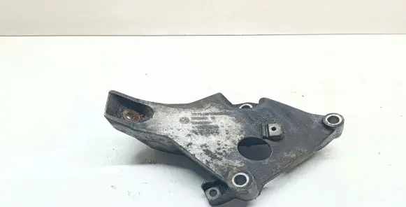 BMW 1 E81 E87 Engine mounting bracket 6775041 22116775041