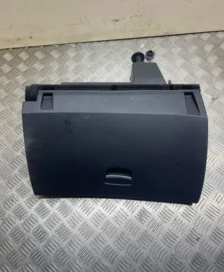 Renault Latitude (L70) Glove box