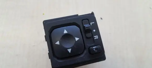 Mitsubishi Grandis Wing mirror switch 183569 604-0g57