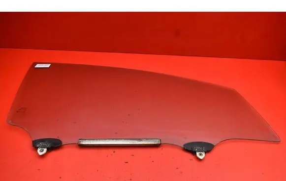 Toyota Avensis Verso Front door window glass four-door 
