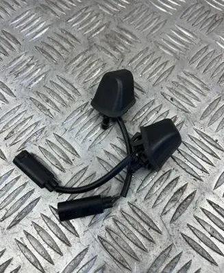 Windshield washer spray nozzle
