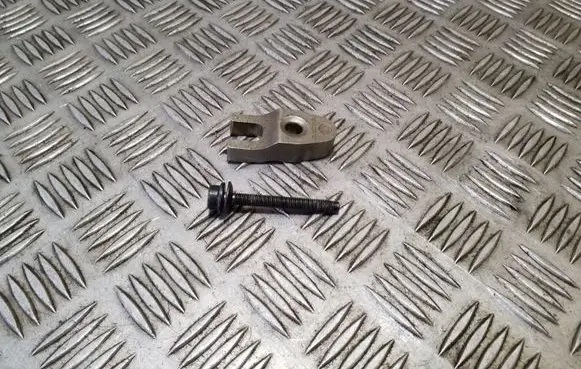 Volvo XC90 Fuel Injector clamp holder