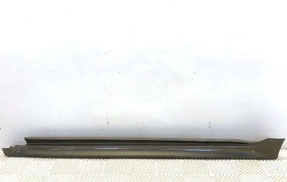 Toyota Yaris Front sill (body part) 
