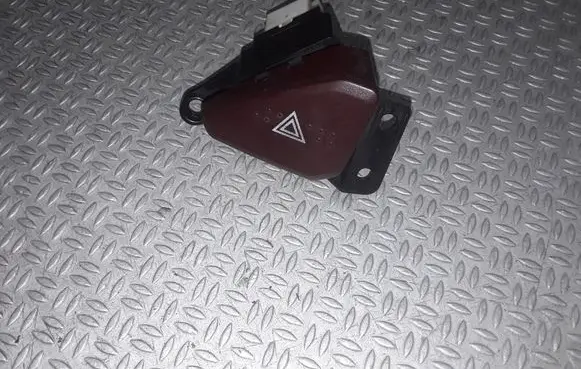 Mitsubishi Pajero Hazard light switch