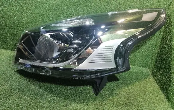 Renault Trafic III (X82) Headlight/headlamp 260607596R