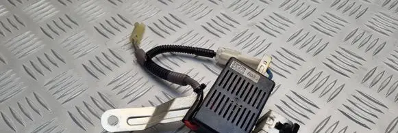 Lexus IS 220D-250-350 Aerial antenna amplifier 053706D3J C25S2B 6D3J