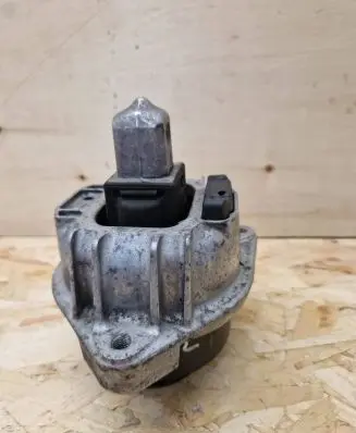 BMW 6 F12 F13 Engine mount bracket 6851264