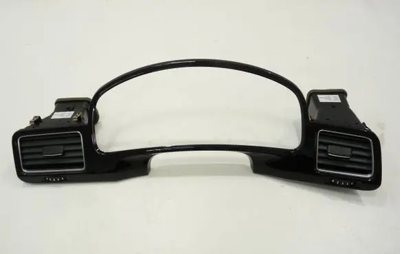 Volkswagen Touareg II Dashboard trim