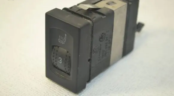 Volkswagen PASSAT B5 Seat heating switch 3B0963564C