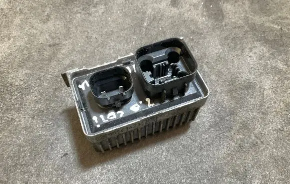 Opel Insignia A Glow plug pre-heat relay 55563423 1357274