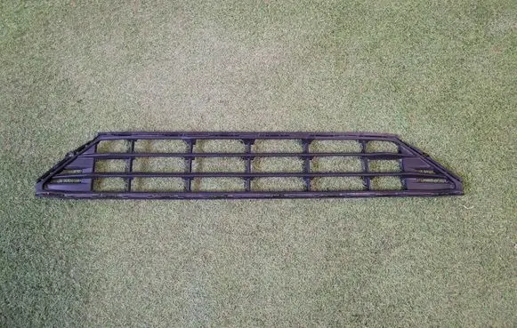 Volvo XC60 Front bumper lower grill 31425175